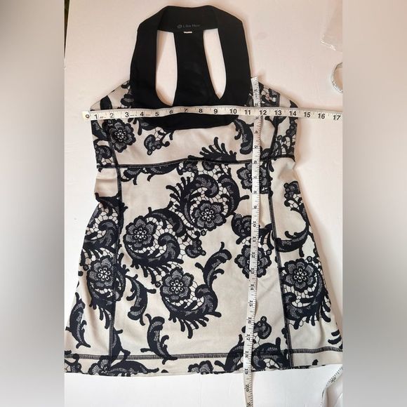 Lululemon Athletica Laceoflage WorkOut Scoop NeckTank Top Black Crème Floral SZ6 - Picture 7 of 17